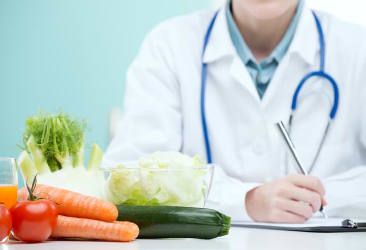 Arzt und Low Carb Gemüse Diabetes