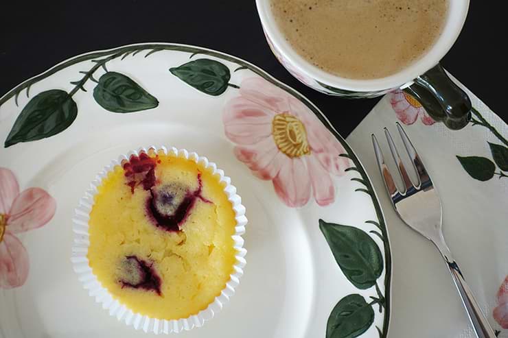 Leckere Low Carb Käsekuchen-Muffins mit Kirschen | Low Carb Muffins Rezept