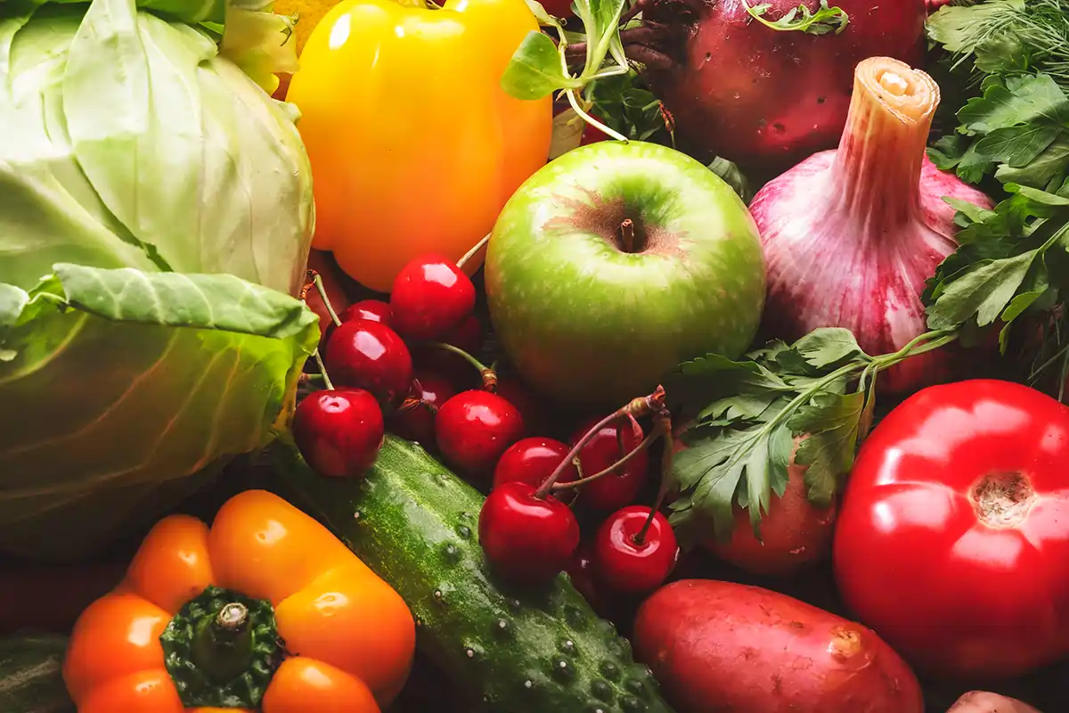 Obst und Gemüse sind kalorienarm.